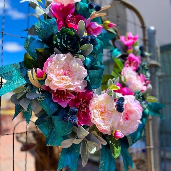 MAGNOLIA, PEONY, SUCCULENTS AND LAMBS EAR HANDCRAFTED WREATH - Picture 7 of 7